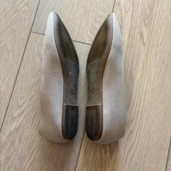 Old Navy Soft-Knit Pointed-Toe Ballet Flats size 8 - Picture 2 of 10